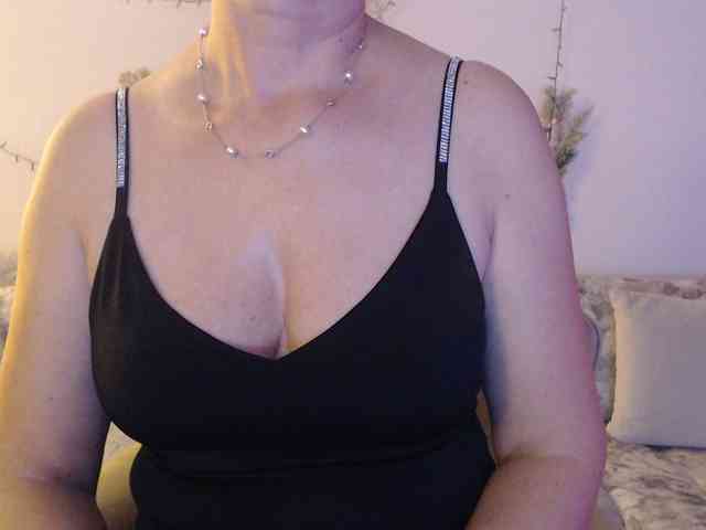 goodSnowQueen webcam