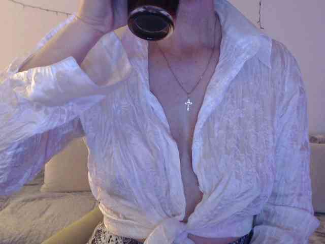 goodSnowQueen webcam