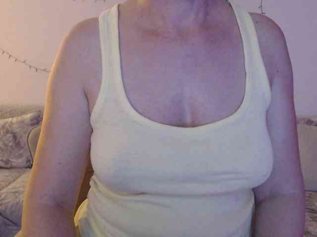 goodSnowQueen webcam