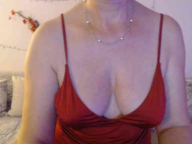 goodSnowQueen webcam