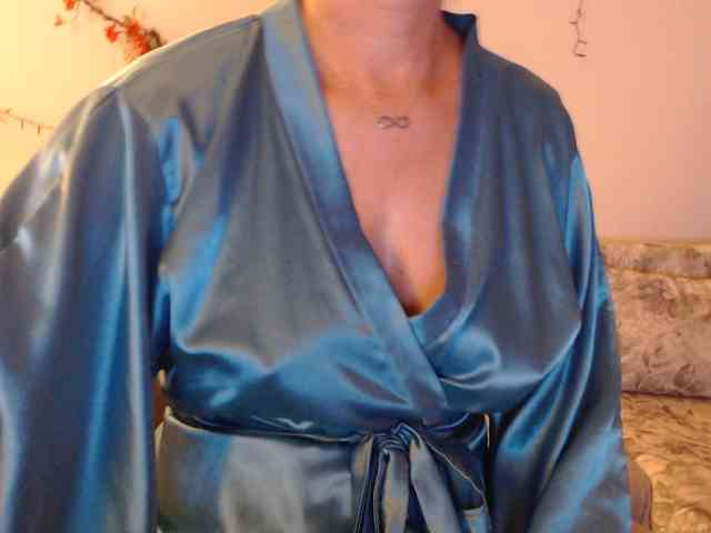 goodSnowQueen webcam