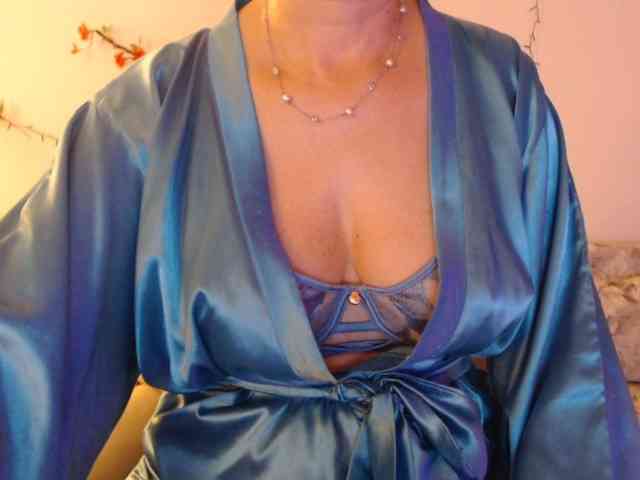 goodSnowQueen webcam