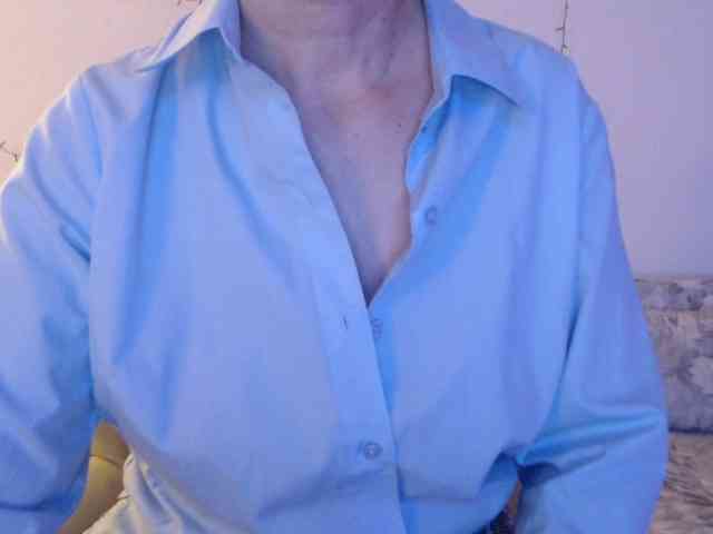 goodSnowQueen webcam