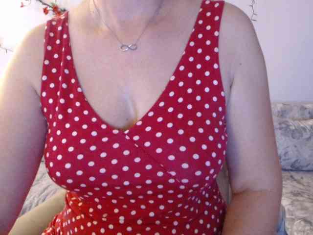 goodSnowQueen webcam