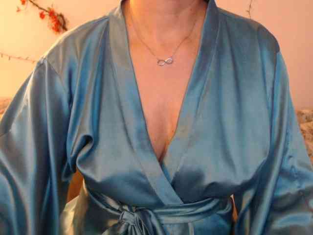 goodSnowQueen webcam