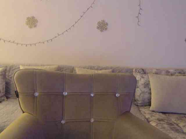 goodSnowQueen webcam