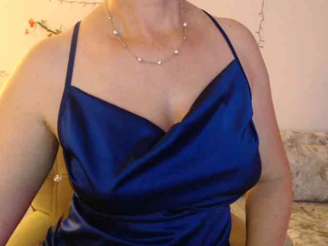 goodSnowQueen webcam