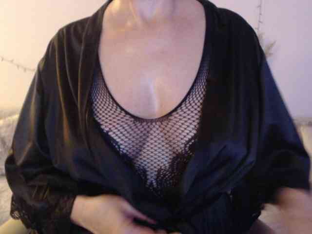 goodSnowQueen goodSnowQueen