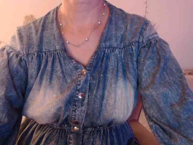 goodSnowQueen webcam