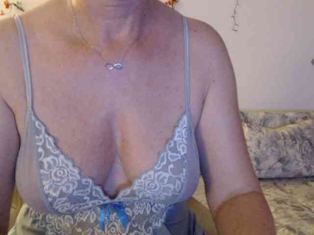 goodSnowQueen webcam