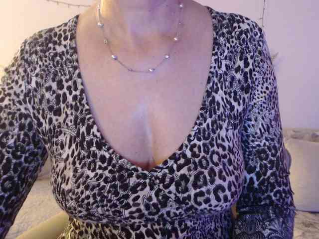 goodSnowQueen webcam