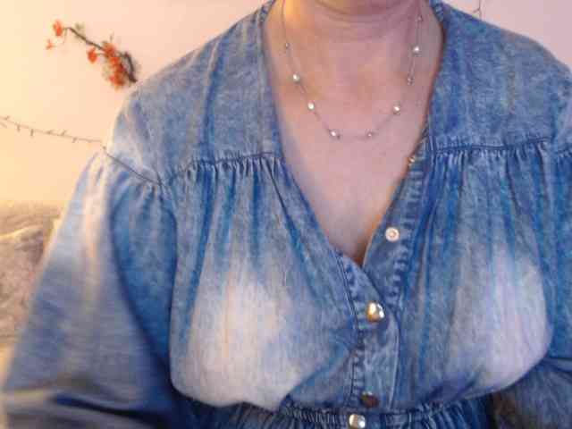 goodSnowQueen webcam