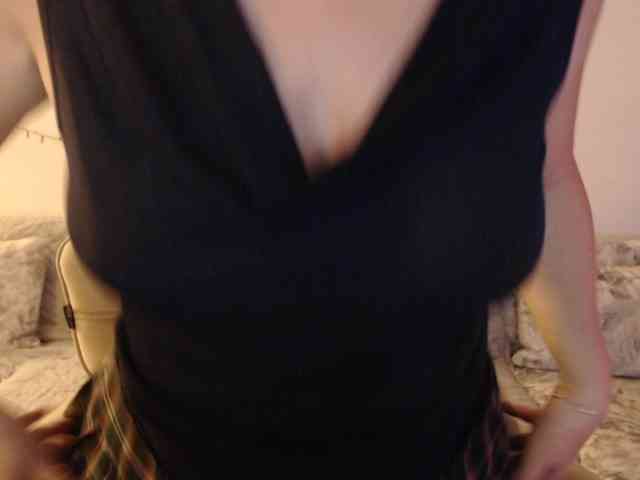 goodSnowQueen webcam