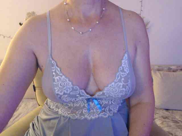 goodSnowQueen goodSnowQueen