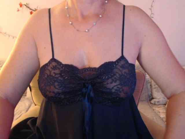goodSnowQueen webcam