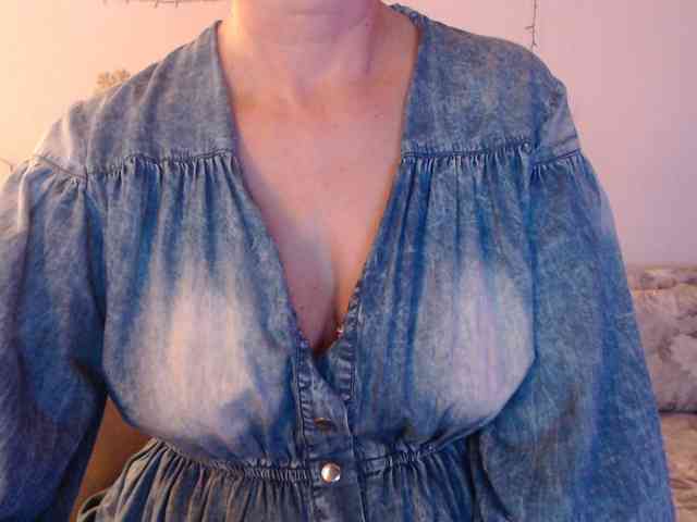 goodSnowQueen webcam