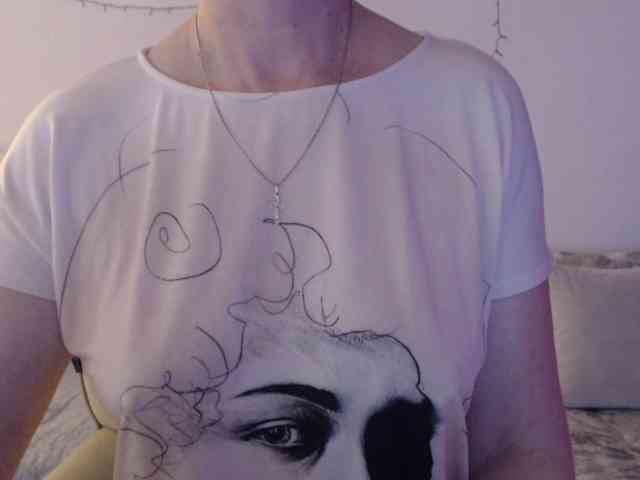 goodSnowQueen webcam