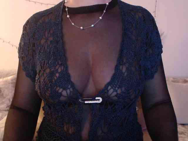 goodSnowQueen webcam