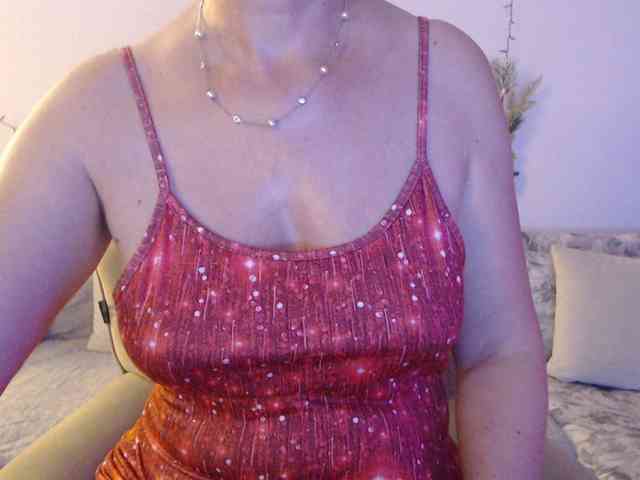 goodSnowQueen webcam