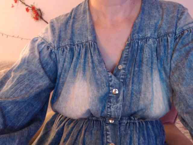 goodSnowQueen webcam