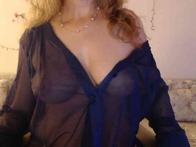 goodSnowQueen webcam