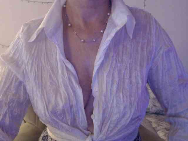 goodSnowQueen webcam