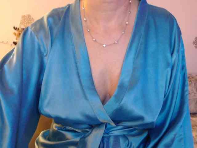 goodSnowQueen webcam