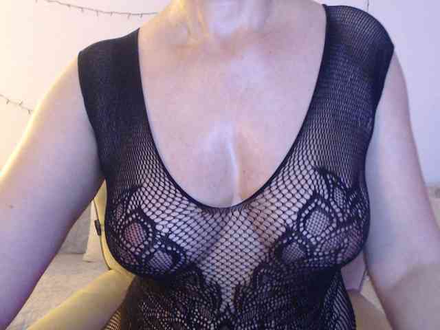 goodSnowQueen webcam