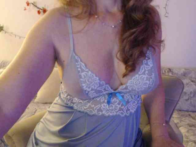 goodSnowQueen webcam