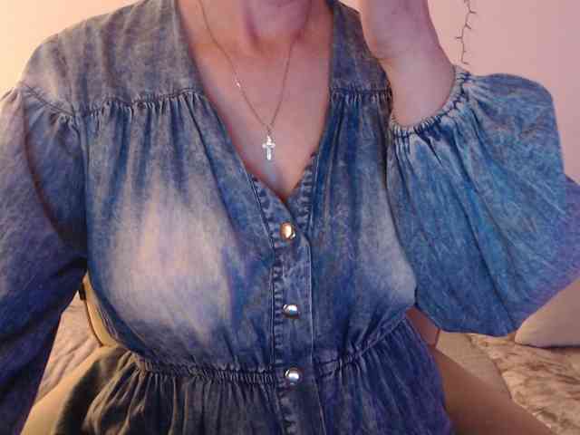 goodSnowQueen webcam