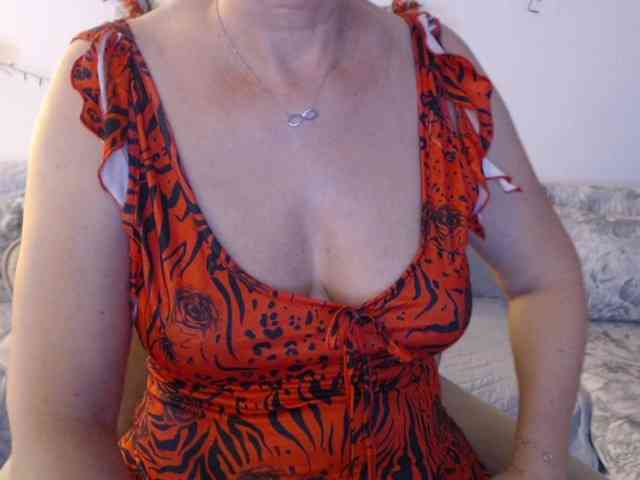 goodSnowQueen webcam