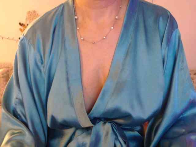 goodSnowQueen webcam