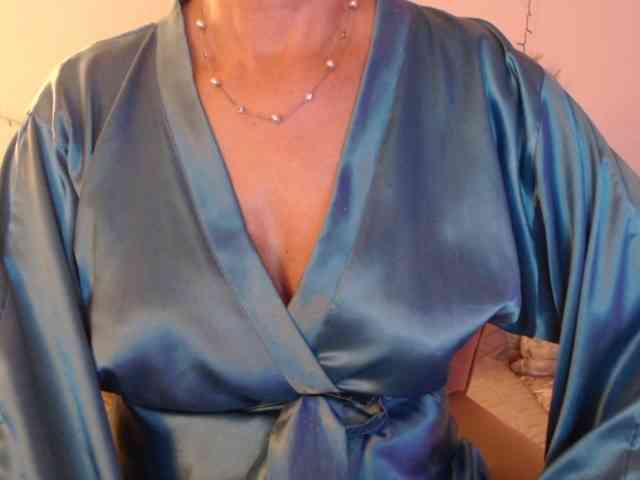 goodSnowQueen webcam