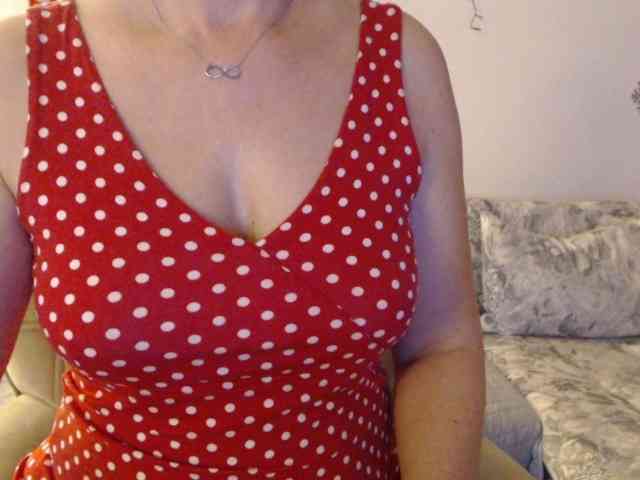 goodSnowQueen webcam
