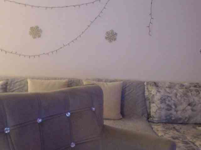 goodSnowQueen webcam