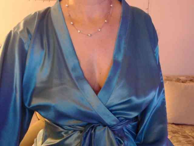 goodSnowQueen webcam