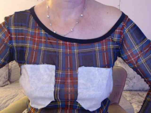 goodSnowQueen webcam