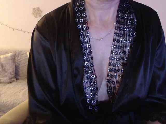 goodSnowQueen webcam