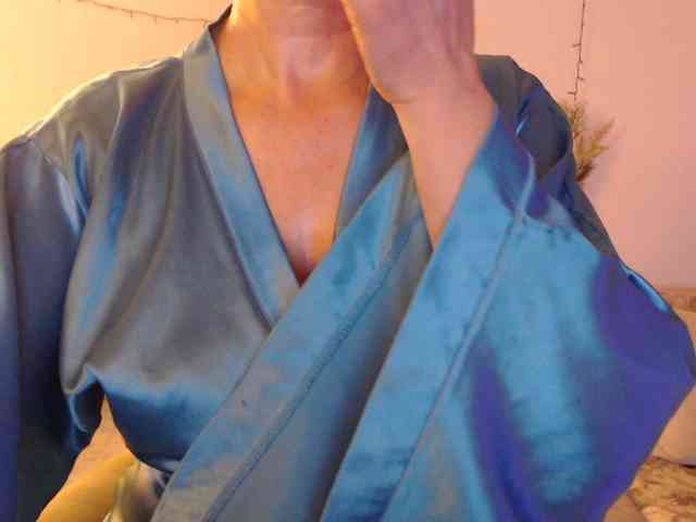 goodSnowQueen webcam