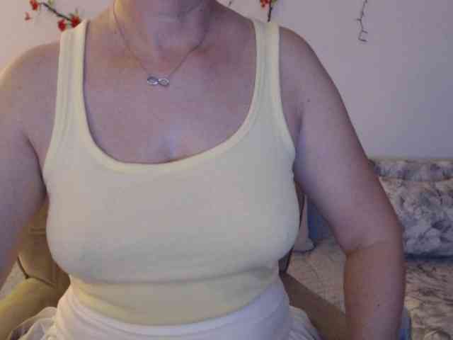 goodSnowQueen webcam