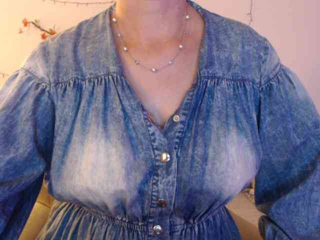 goodSnowQueen webcam