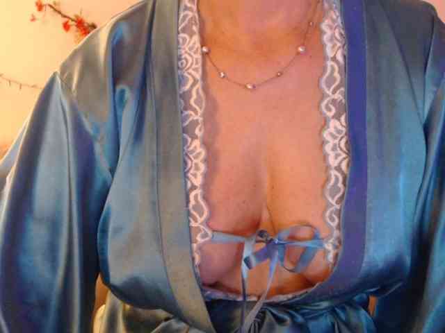 goodSnowQueen goodSnowQueen