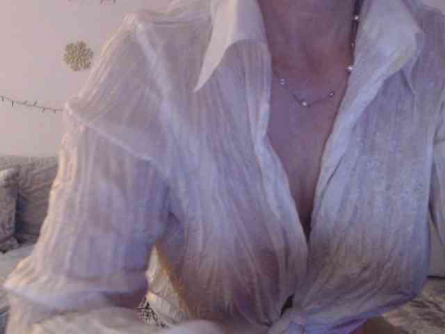 goodSnowQueen webcam