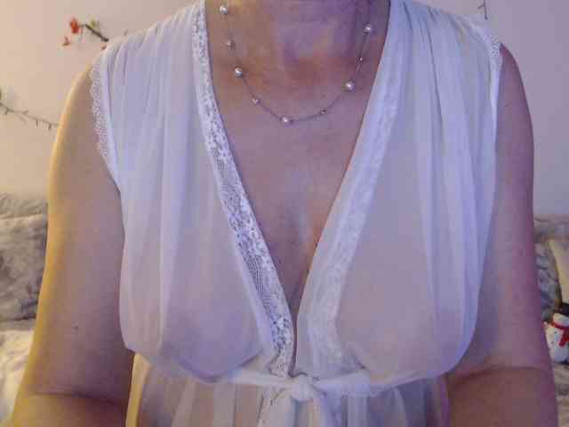 goodSnowQueen goodSnowQueen