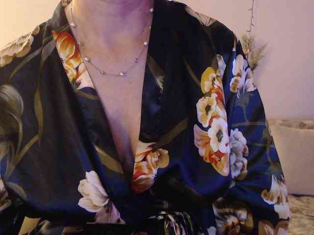 goodSnowQueen webcam