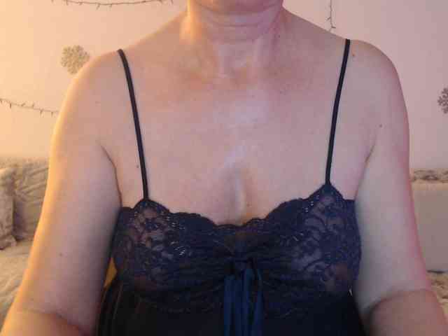 goodSnowQueen webcam