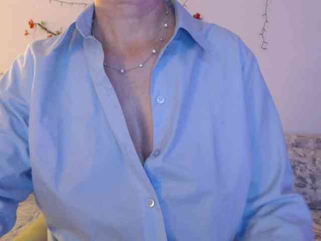 goodSnowQueen webcam