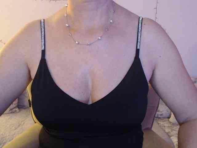 goodSnowQueen webcam