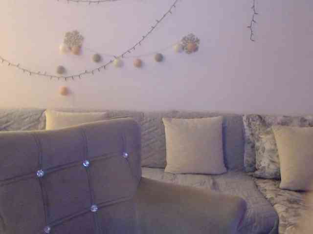 goodSnowQueen webcam