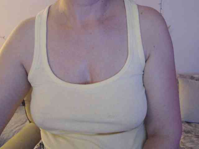 goodSnowQueen webcam